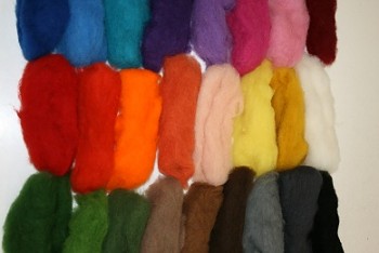 Ovčí vlna merino barvená mykaná - mix 25 barev - 200 g