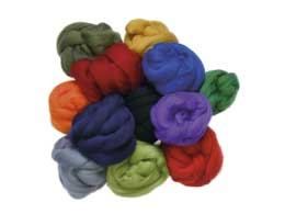 DOBRODĚJ Ovčí vlna merino barvená česaná 10 g - EXTRA jemná - různé barvy