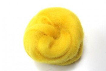 Ovčí vlna barvená česaná 10g - jemná - 111 žlutá narcisová
