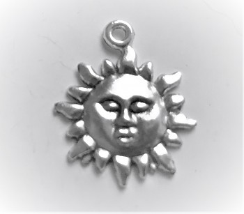 BN Kovový přívěsek slunce s tváří - starostříbro  