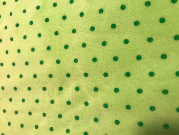 Aksamit vzorovaný - metráž 150 x 25 cm - zelené puntíky